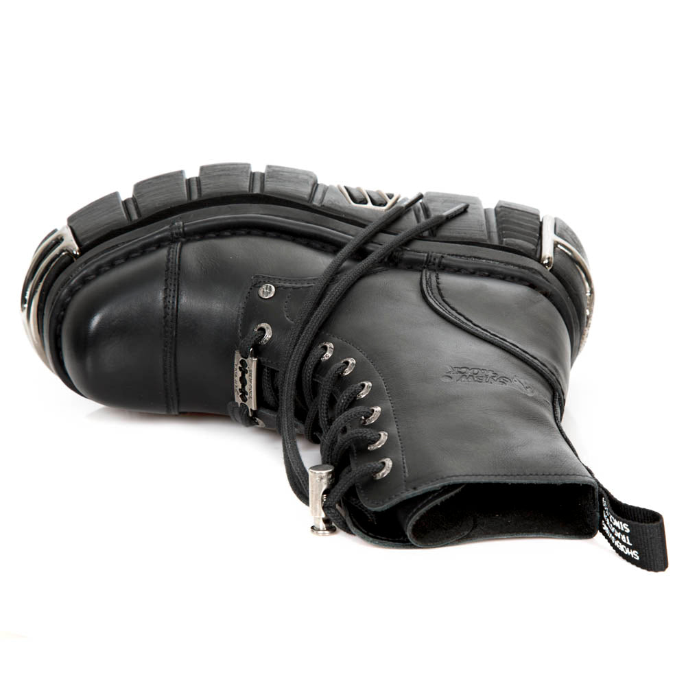 New Rock M-NEWMILI083-S37 – Military-Inspired Black Platform Boots with Laces