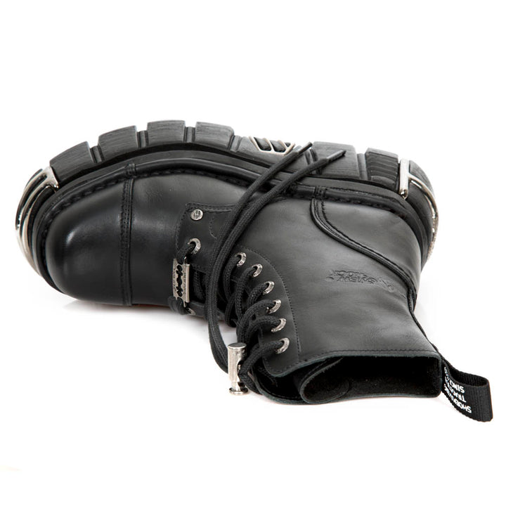 New Rock M-NEWMILI083-S37 – Military-Inspired Black Platform Boots with Laces